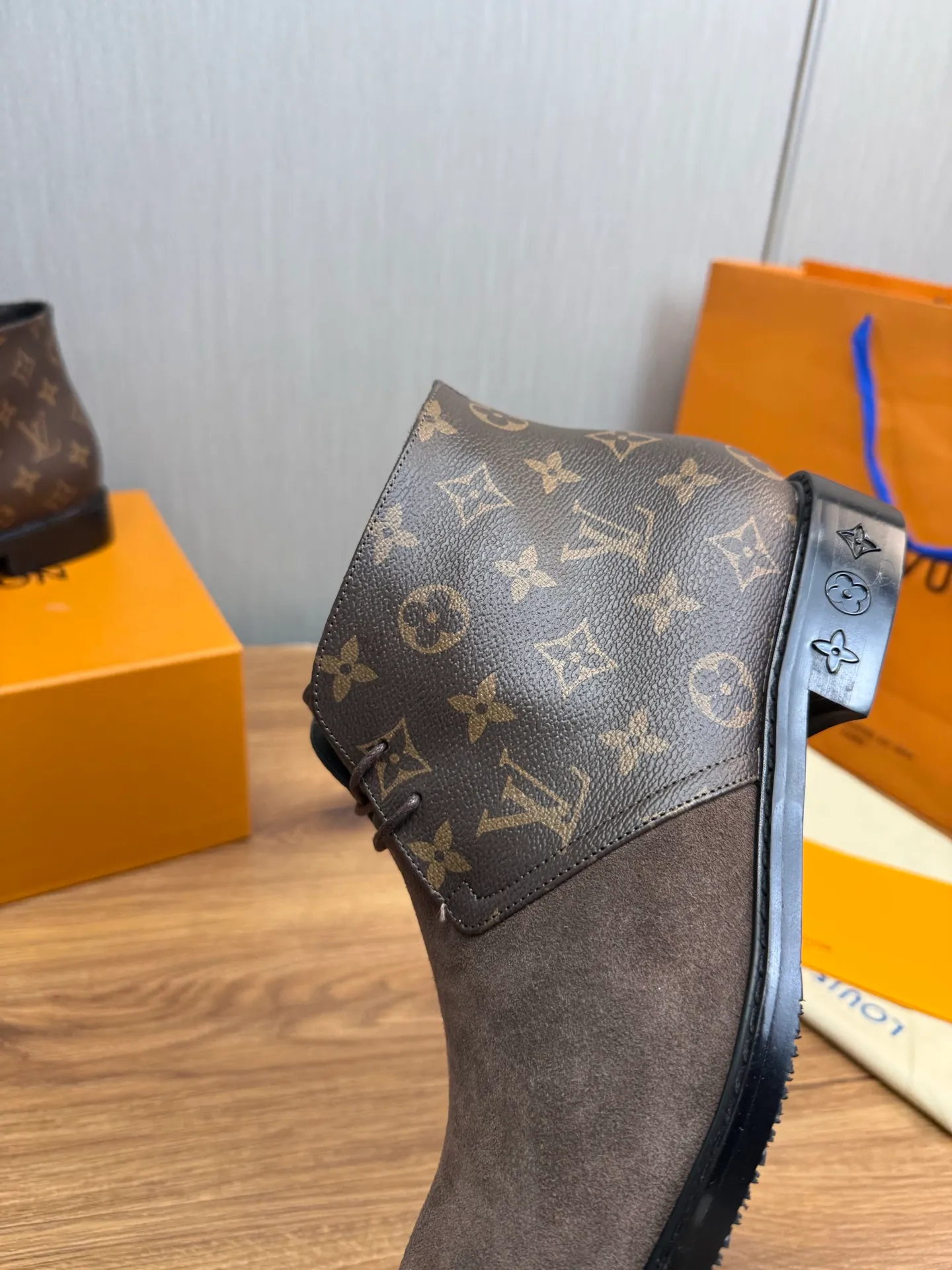 Men's shoes 💰760💰 LV. - Men's business casual leather shoes, top quality cow products. 1:1 shipment ⬆️Luxury and noble 👞All imported original brand leather materials, just to create a more comfortable wearing experience, upper: original cowhide ➕Imported full cow lining, original outsole ✔️16-45 (38.45 non-returnable)